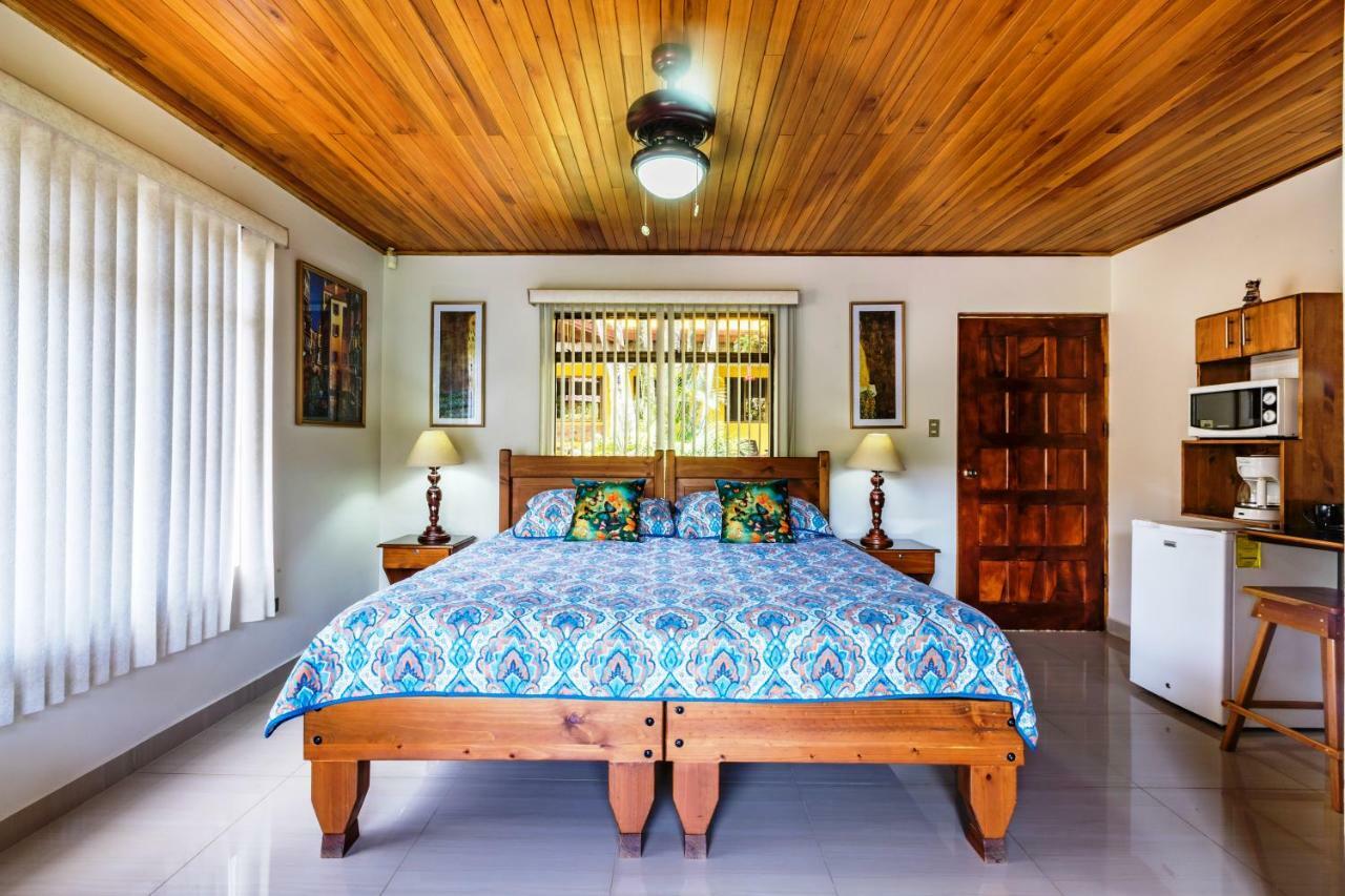La Terraza Guest House B&B Гресия Екстериор снимка